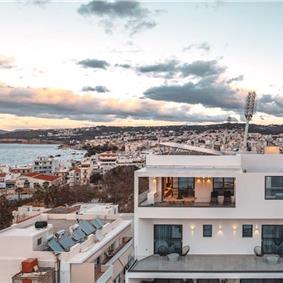 3 bedroom penthouse apartment with pool in Chania town, sleeps 6